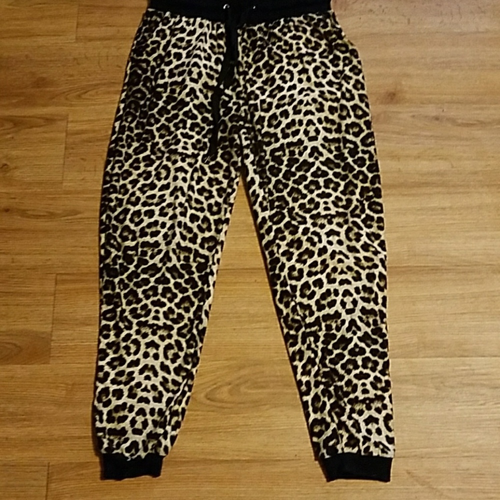 Cheetah prints joggers